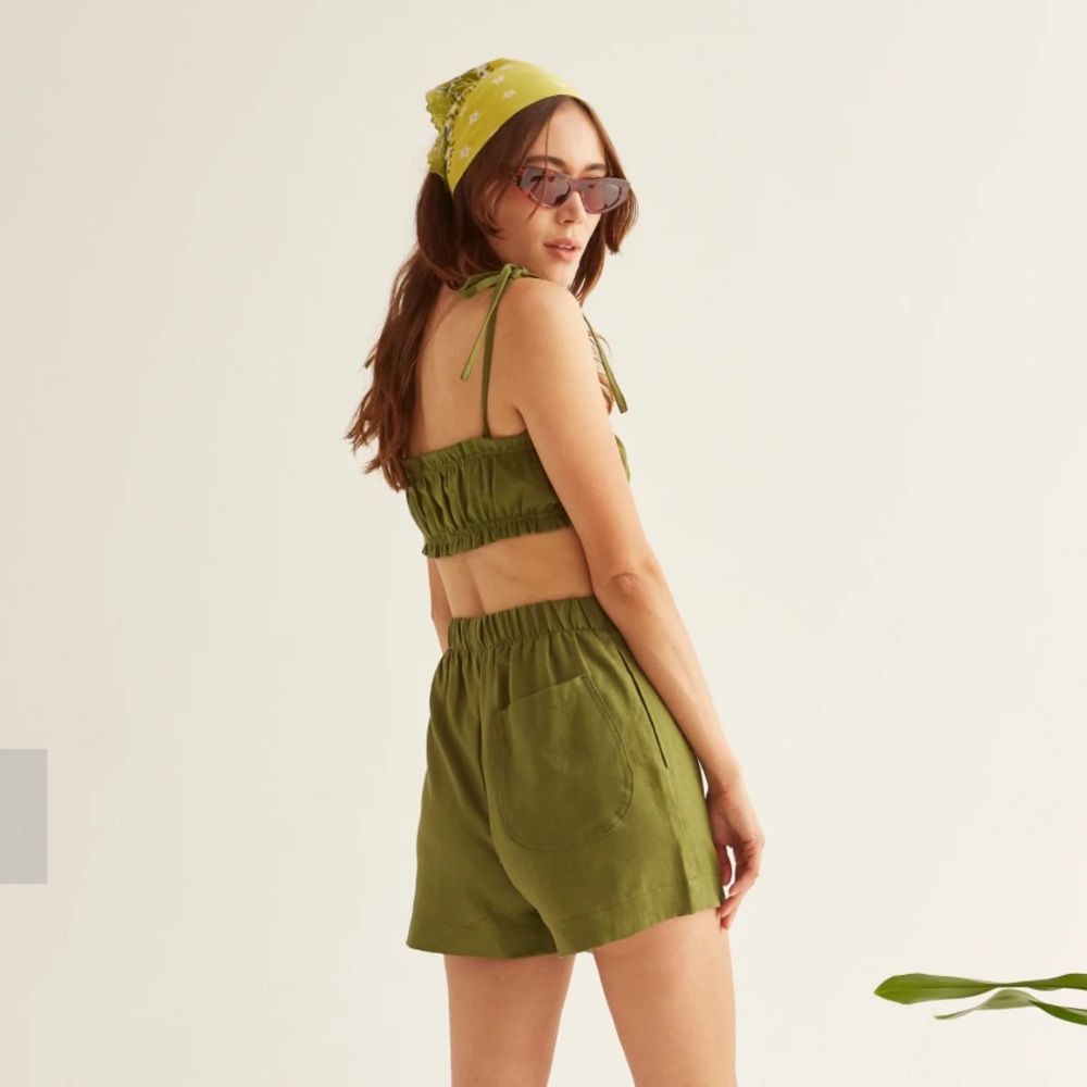 Lykke Wullf Marram Shorts in Green Kelp Linen
